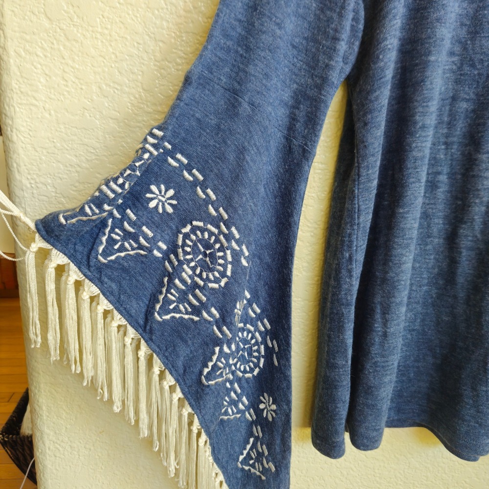 Altar'd State Embroidered Fringe Butterly Sleeve Top Size L Boho Flowerchild EUC - Picture 9 of 11